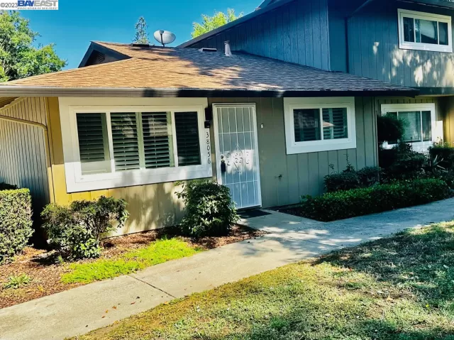 MLS: 41036255 Condo For Sale