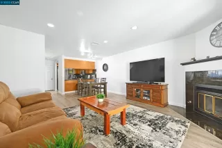 Photo #1: 41036281 Listing