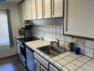 Photo #5: 41036362 Listing