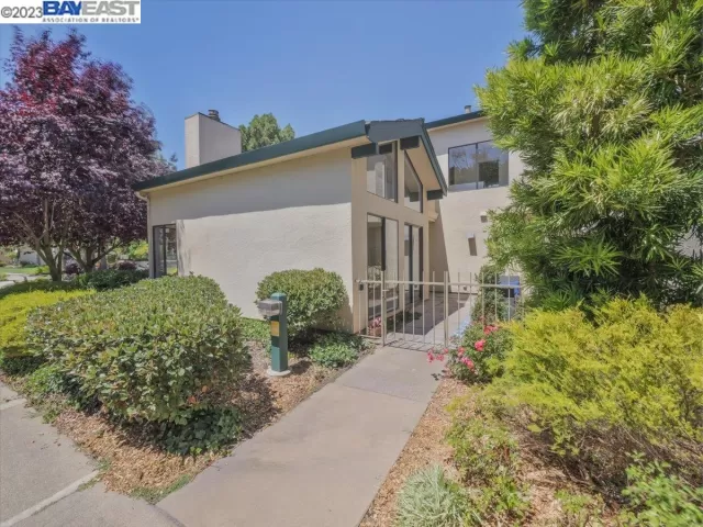 MLS: 41036374 Condo For Sale