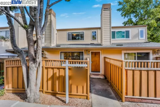 MLS: 41036416 Condo For Sale