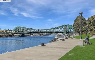 Photo #2: 41036458 Listing 