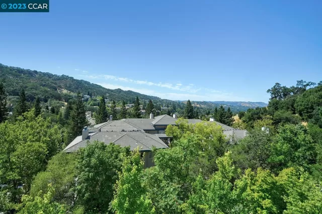 MLS: 41036632 Condo For Sale