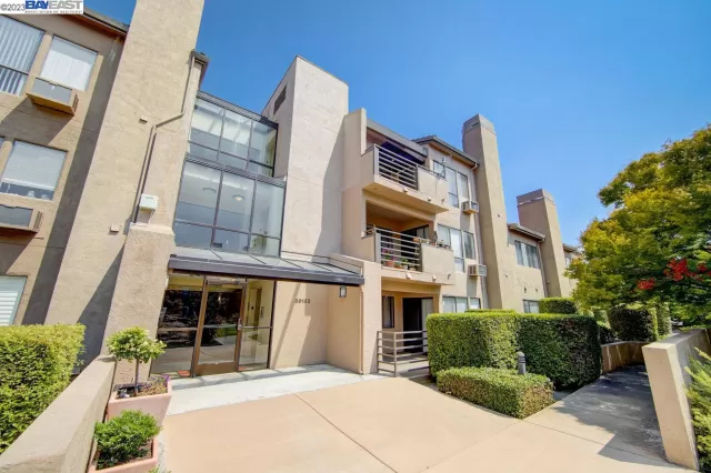 MLS: 41036825 Condo For Sale