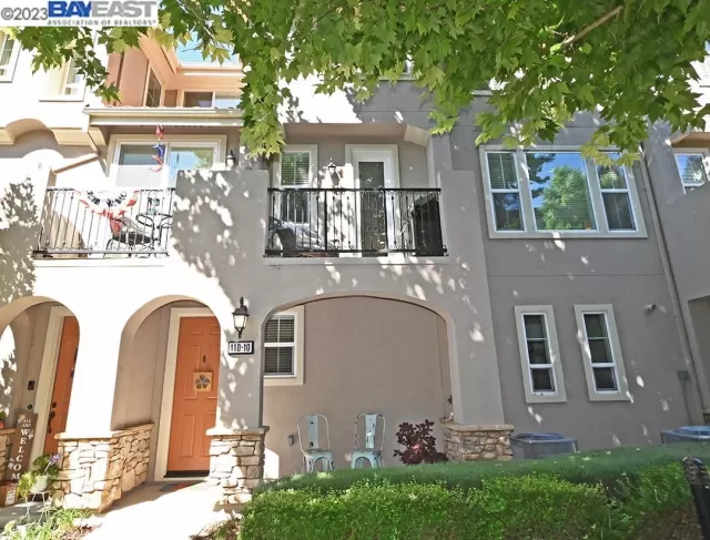 MLS: 41036877 Condo For Sale