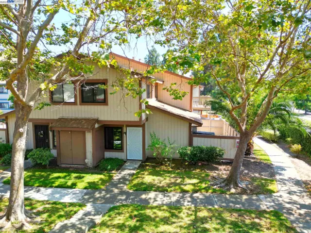 MLS: 41036889 Condo For Sale