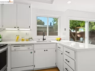 Photo #5: 41036917 Listing 