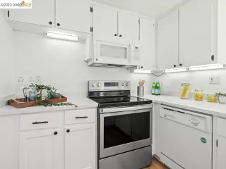 Photo #6: 41036917 Listing 