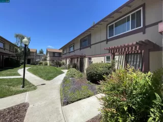 Photo #1: 41037003 Listing 