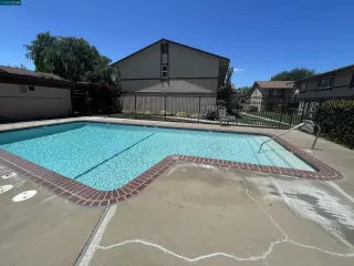 Photo #4: 41037003 Listing 