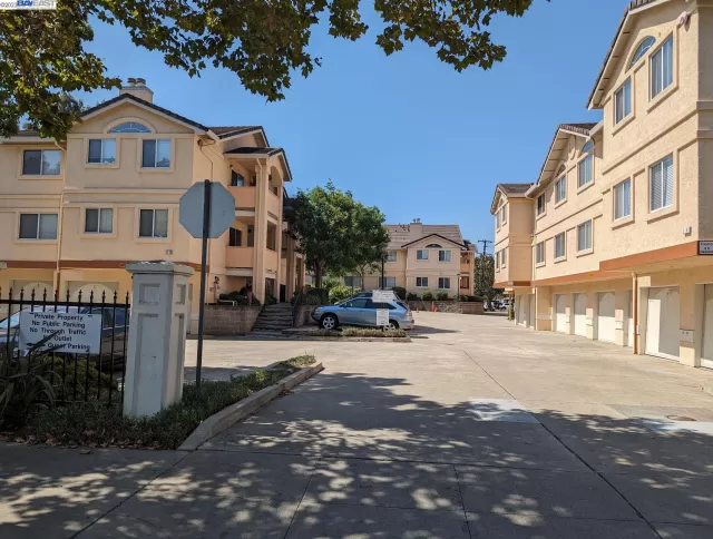 MLS: 41037013 Condo For Sale