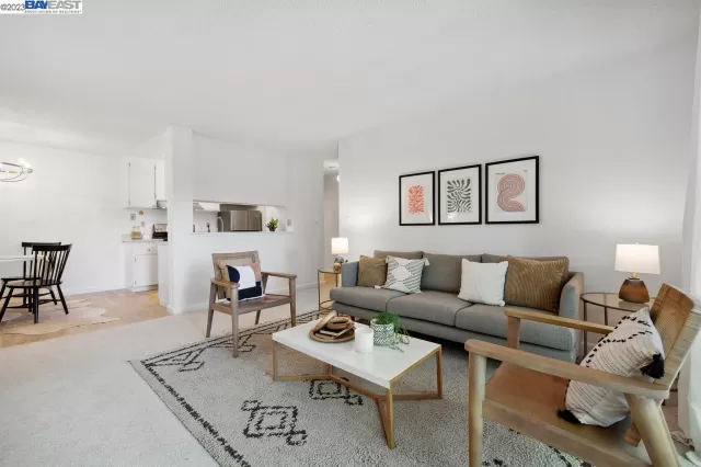 MLS: 41037267 Condo For Sale