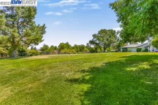 Photo #2: 41037296 Listing