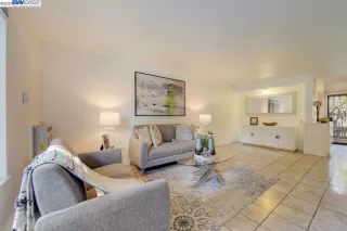 Photo #1: 41037328 Listing