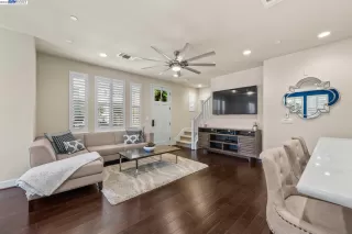 Photo #6: 41037361 Listing