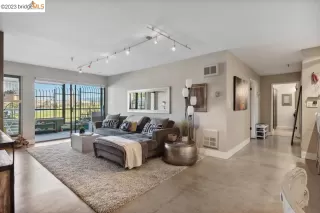 Photo #1: 41037421 Listing 