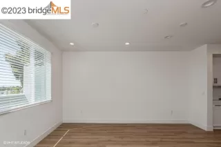 Photo #2: 41037433 Listing