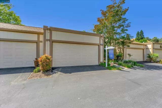 MLS: 41037566 Condo For Sale