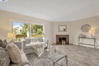 More Details about MLS # 41037568 : 1008 IMPERIAL PL