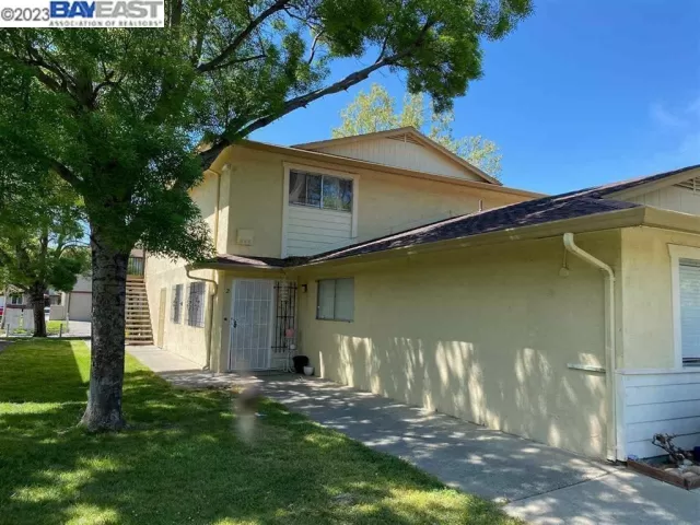 MLS: 41037601 Condo For Sale