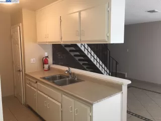 Photo #4: 41037601 Listing