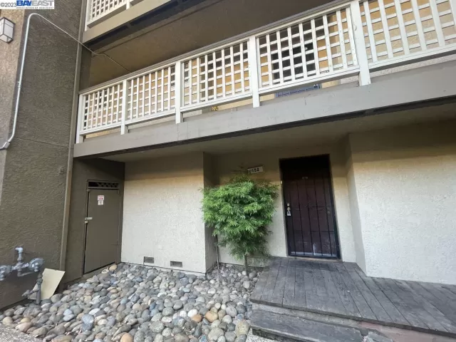 MLS: 41037638 Condo For Sale