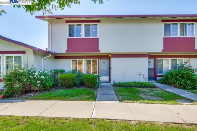 MLS: 41037647 Condo For Sale