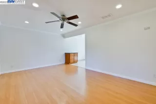 Photo #6: 41037647 Listing 