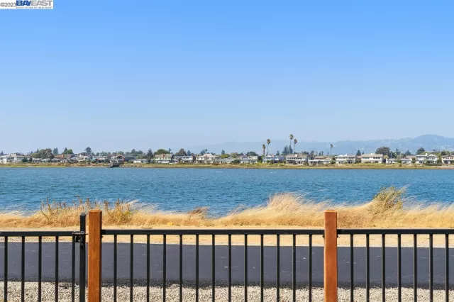 MLS: 41037670 Condo For Sale