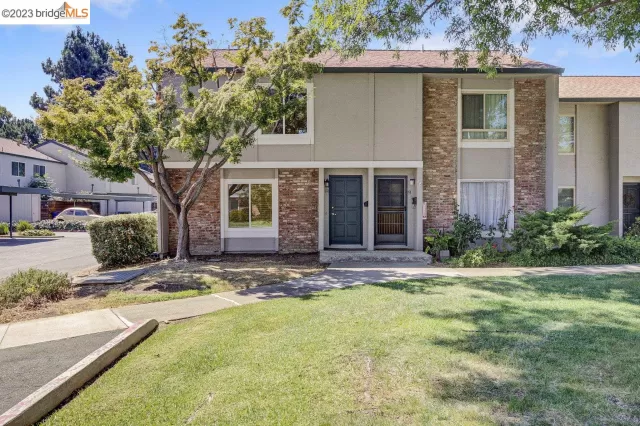 MLS: 41037686 Condo For Sale