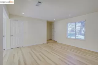 Photo #4: 41037686 Listing