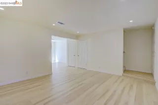 Photo #5: 41037686 Listing