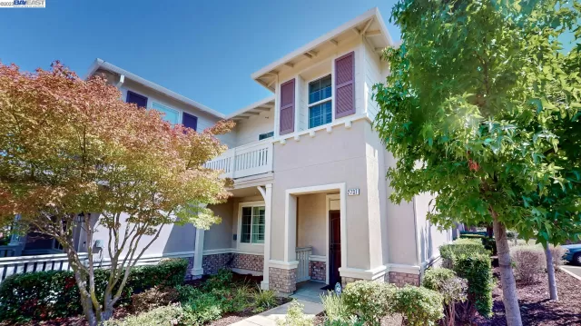 MLS: 41037765 Condo For Sale