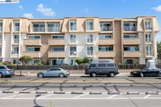 More Details about MLS # 41037789 : 1001 SHORELINE DR. # 206