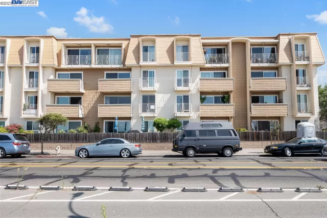 MLS: 41037789 Condo For Sale