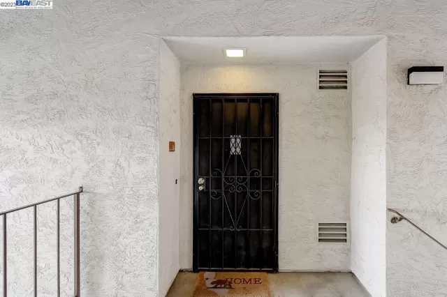 MLS: 41037892 Condo For Sale