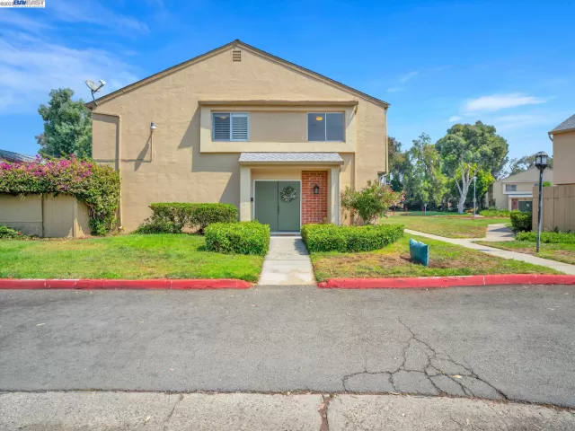 MLS: 41037999 Condo For Sale