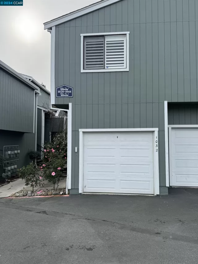 MLS: 41038173 Condo For Sale