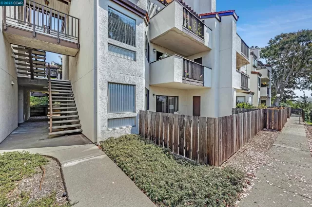 MLS: 41038228 Condo For Sale