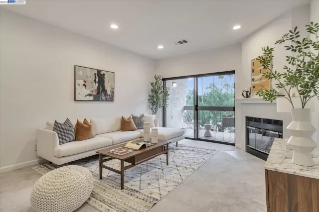 MLS: 41038251 Condo For Sale