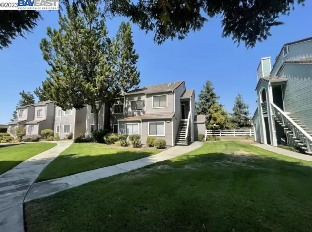 MLS: 41038282 Condo For Sale