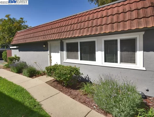 MLS: 41038386 Condo For Sale