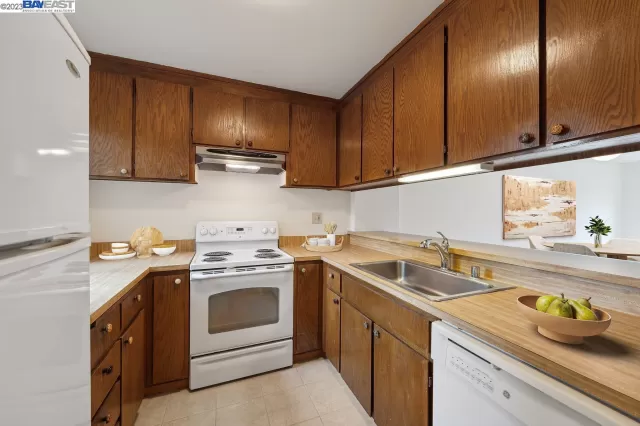 MLS: 41038420 Condo For Sale