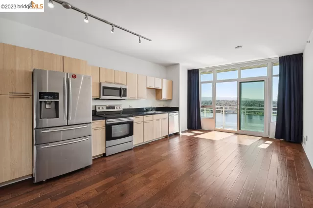MLS: 41038498 Condo For Sale