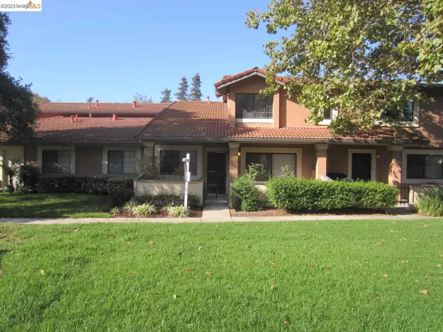 MLS: 41038710 Condo For Sale