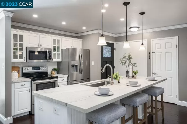 MLS: 41038737 Condo For Sale