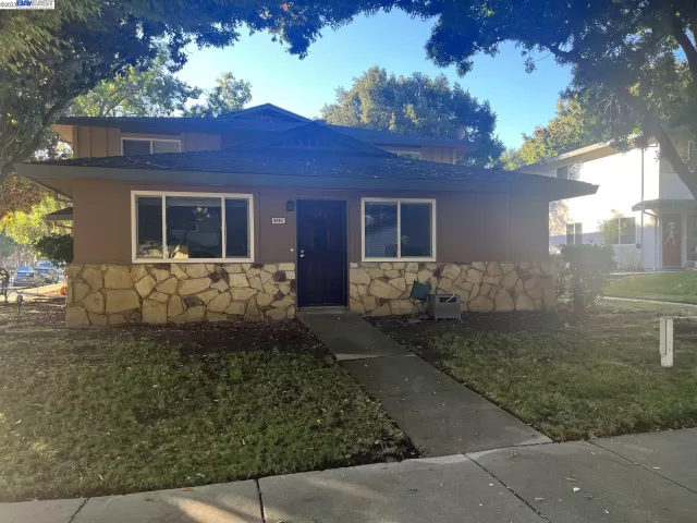 MLS: 41038835 Condo For Sale