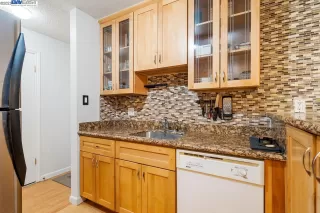 Photo #5: 41038892 Listing