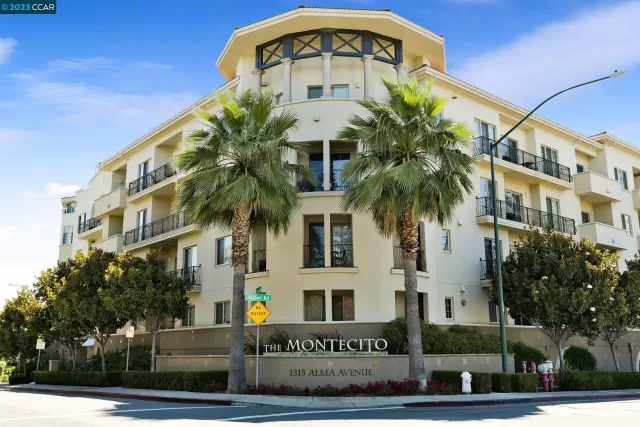 MLS: 41038956 Condo For Sale