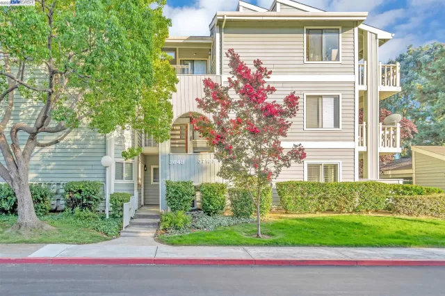 MLS: 41039025 Condo For Sale